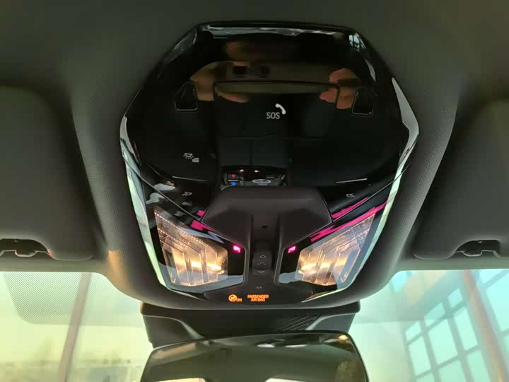 Фото 19 - BMW i5