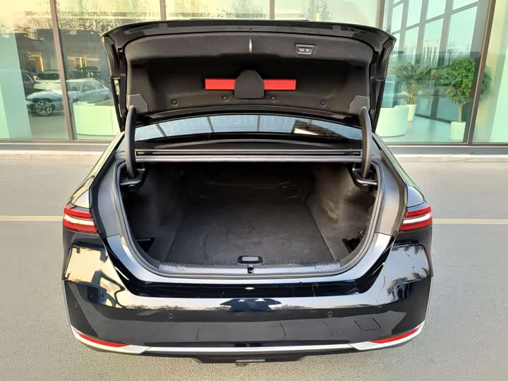 Фото 24 - BMW i5