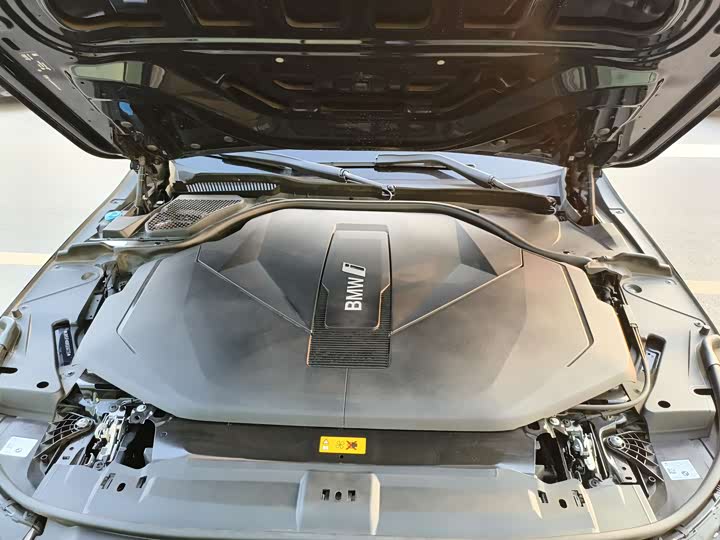 Фото 27 - BMW i5