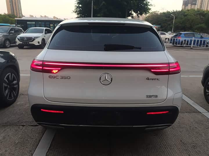 Фото 14 - Mercedes-Benz EQC