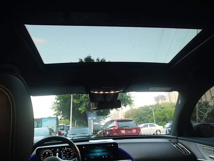 Фото 15 - Mercedes-Benz EQC