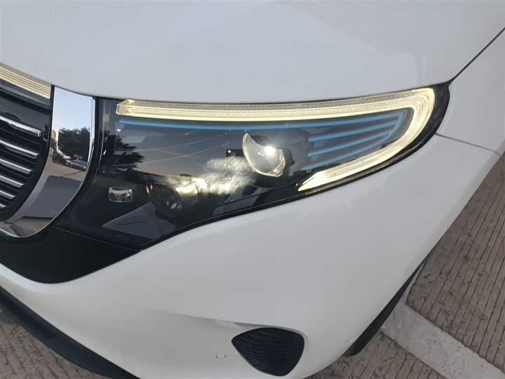 Фото 3 - Mercedes-Benz EQC