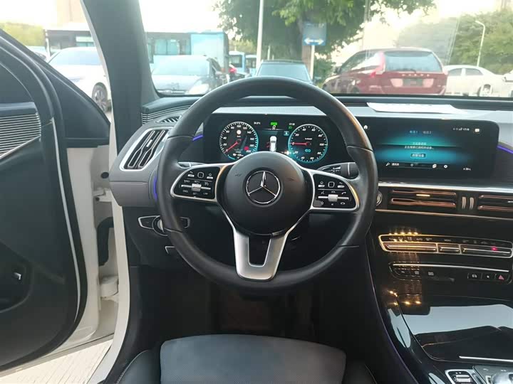 Фото 5 - Mercedes-Benz EQC