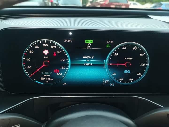 Фото 6 - Mercedes-Benz EQC