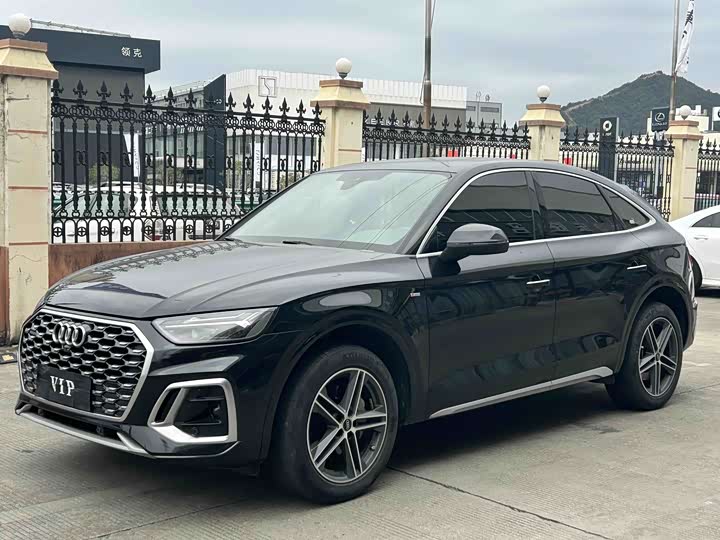 Фото 1 - Audi Q5L Sportback