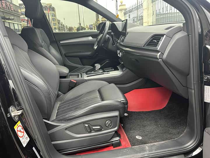 Фото 8 - Audi Q5L Sportback