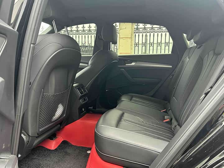 Фото 9 - Audi Q5L Sportback