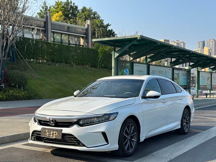 Фото 1 - Honda Inspire