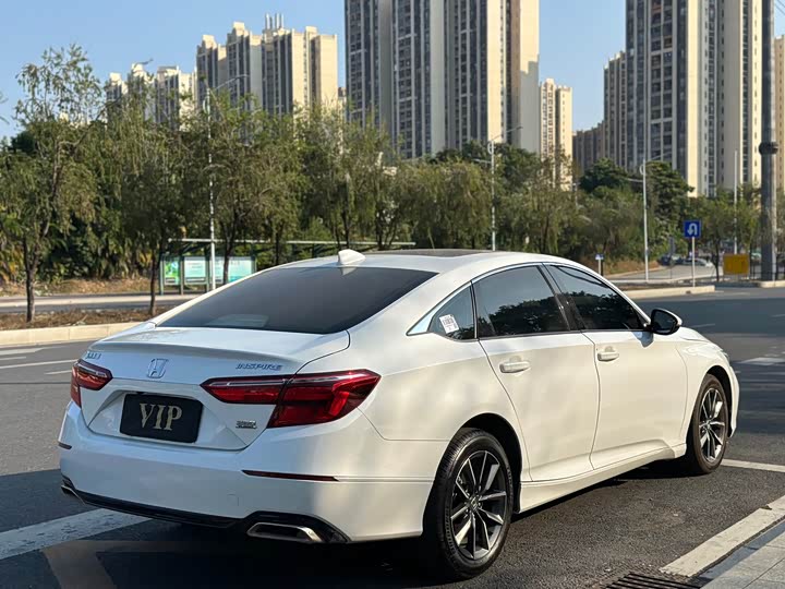 Фото 4 - Honda Inspire