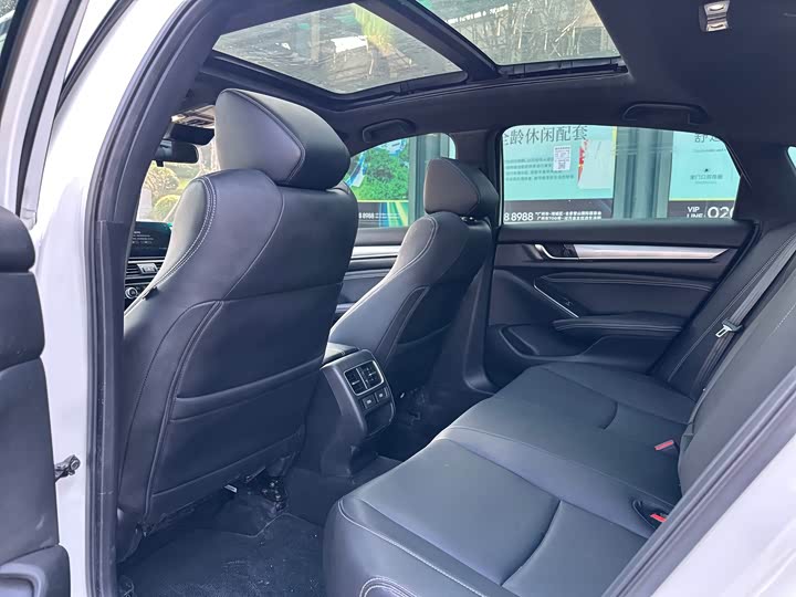 Фото 8 - Honda Inspire