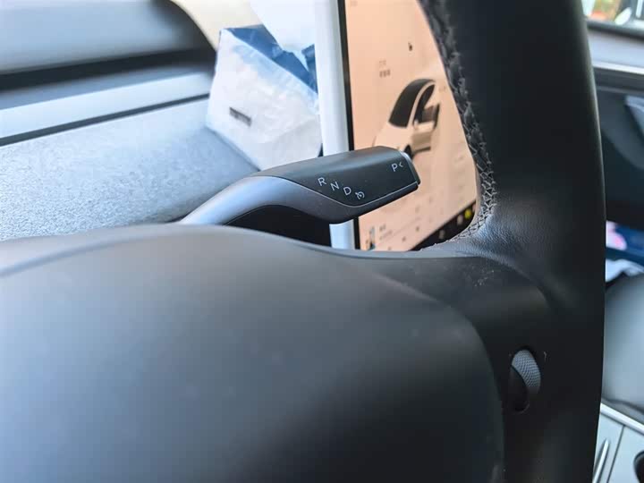 Фото 14 - Tesla Model Y