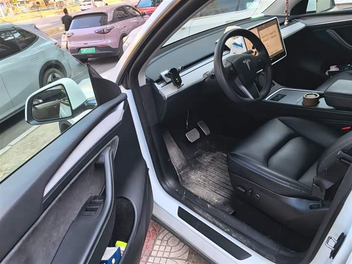 Фото 16 - Tesla Model Y