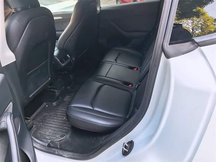 Фото 17 - Tesla Model Y