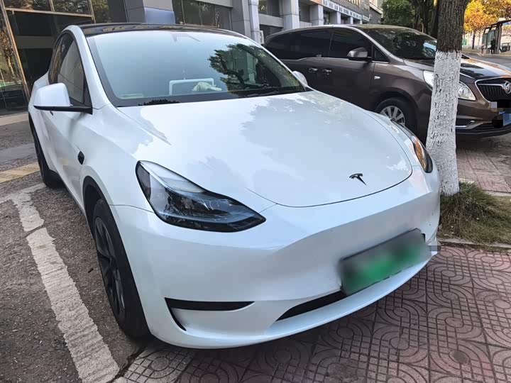 Фото 4 - Tesla Model Y