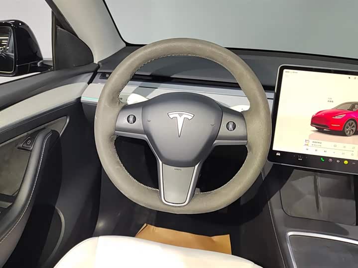 Фото 15 - Tesla Model Y