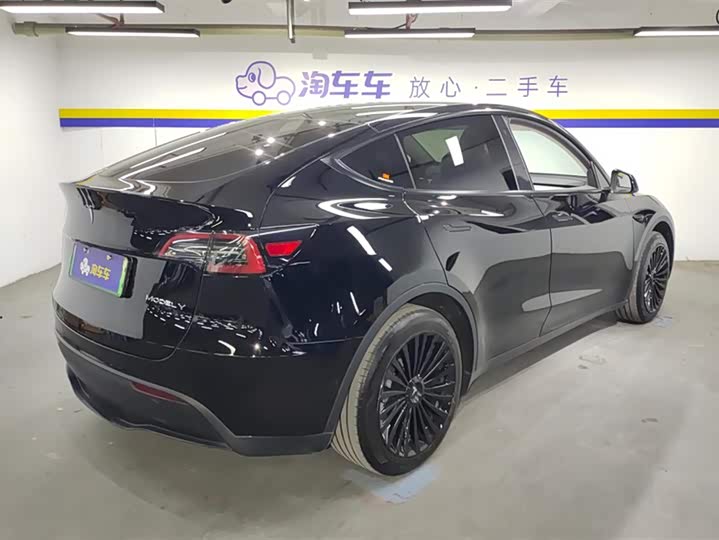 Фото 3 - Tesla Model Y