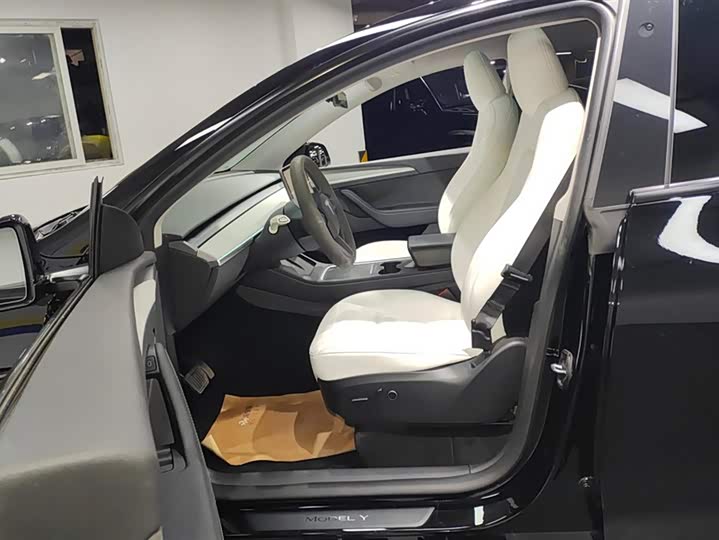Фото 9 - Tesla Model Y