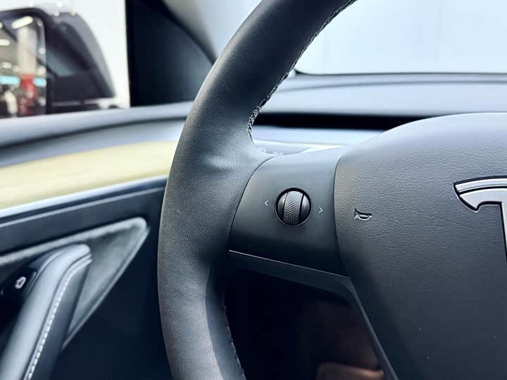 Фото 13 - Tesla Model Y