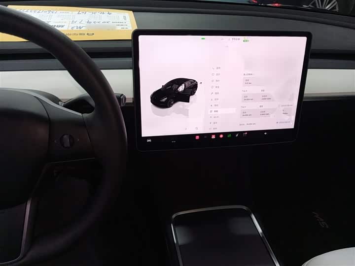 Фото 12 - Tesla Model 3