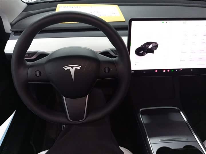 Фото 3 - Tesla Model 3