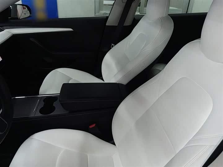 Фото 7 - Tesla Model 3