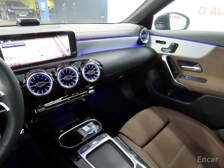 Фото 12 - Mercedes-Benz CLA-Class