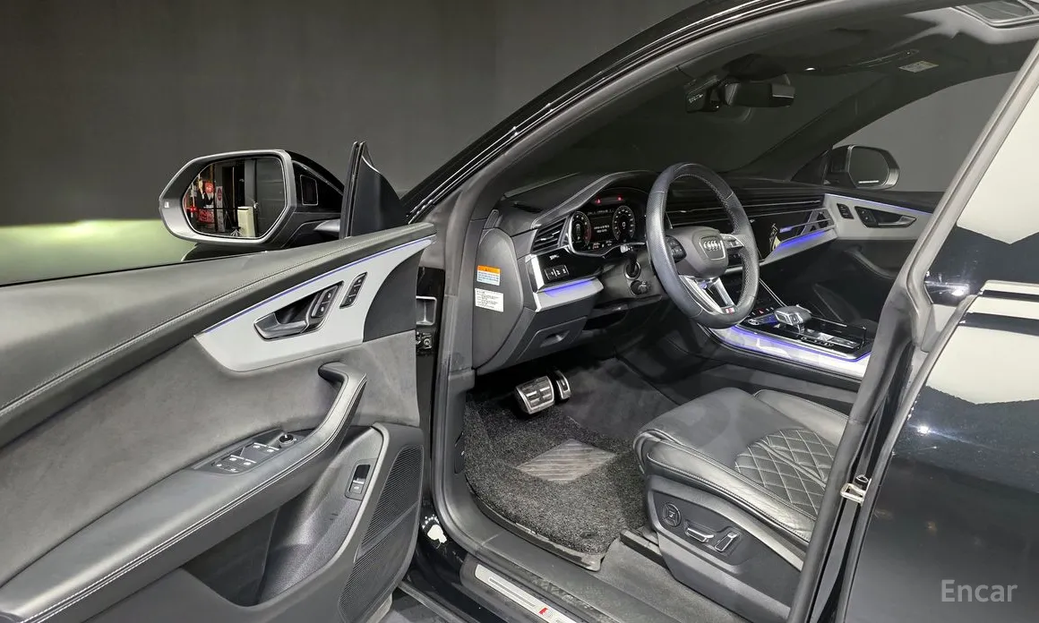 Фото 10 - Audi Q8