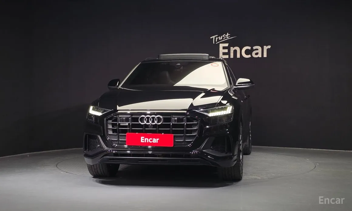 Фото 3 - Audi Q8