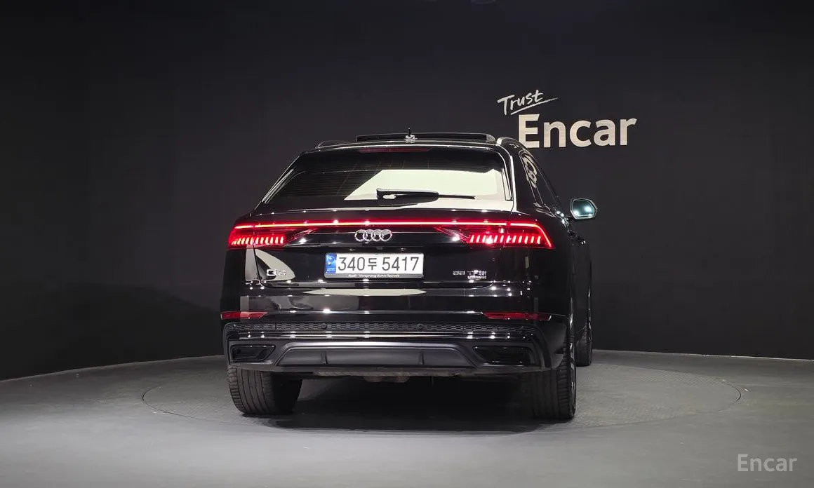 Фото 4 - Audi Q8