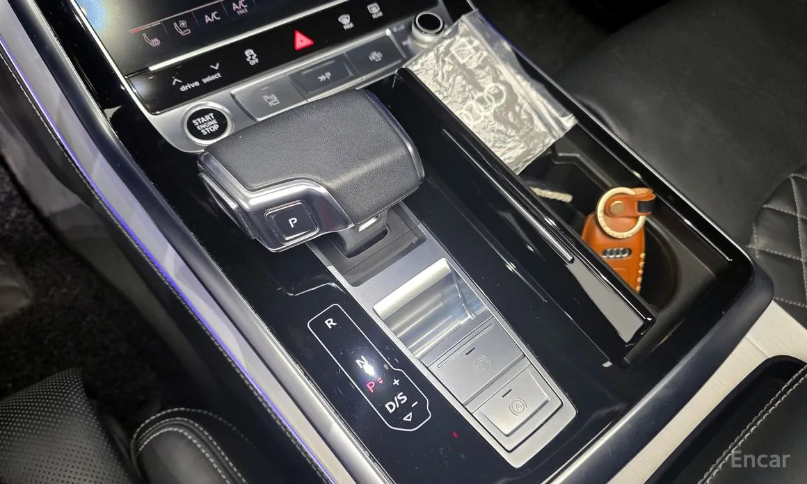 Фото 9 - Audi Q8