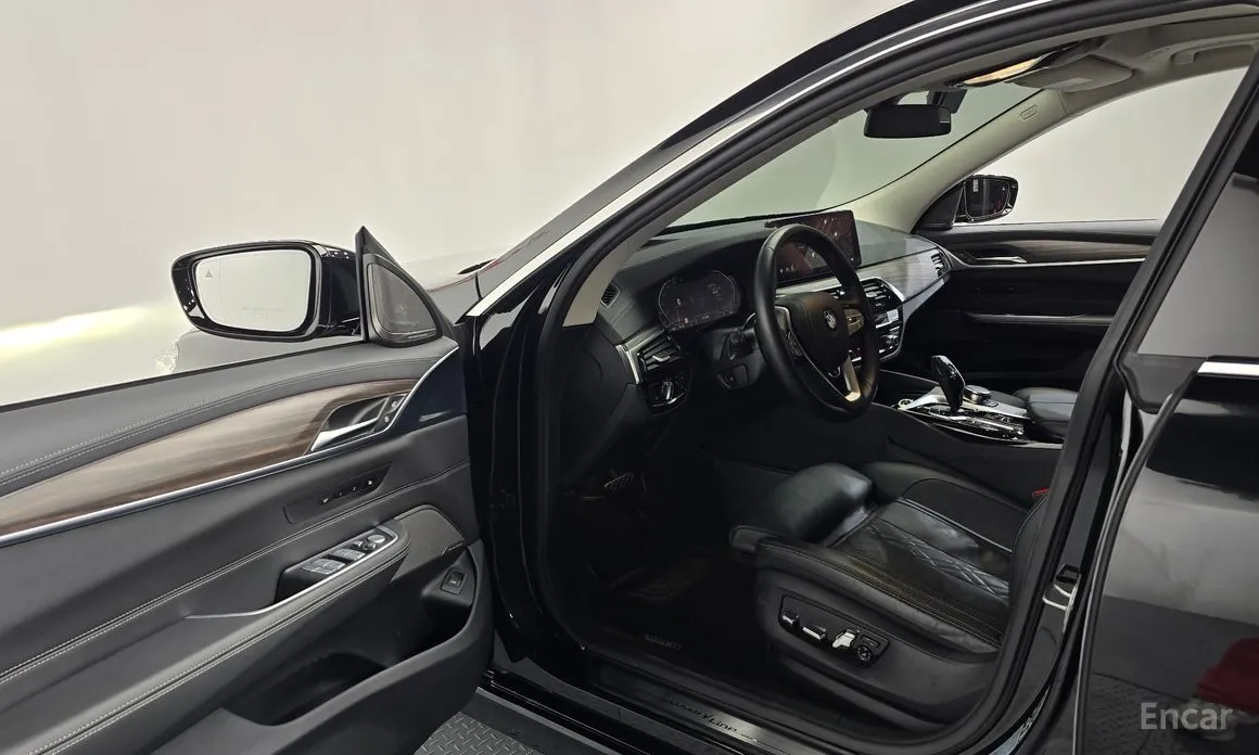 Photo 10 - BMW Gran Turismo