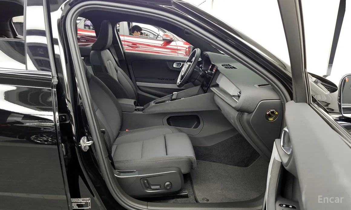 Фото 11 - Polestar 2