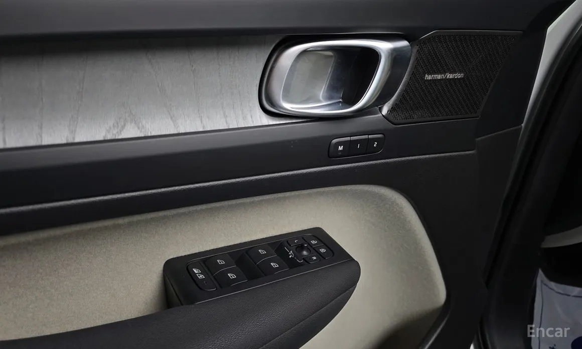 Фото 17 - Volvo XC40