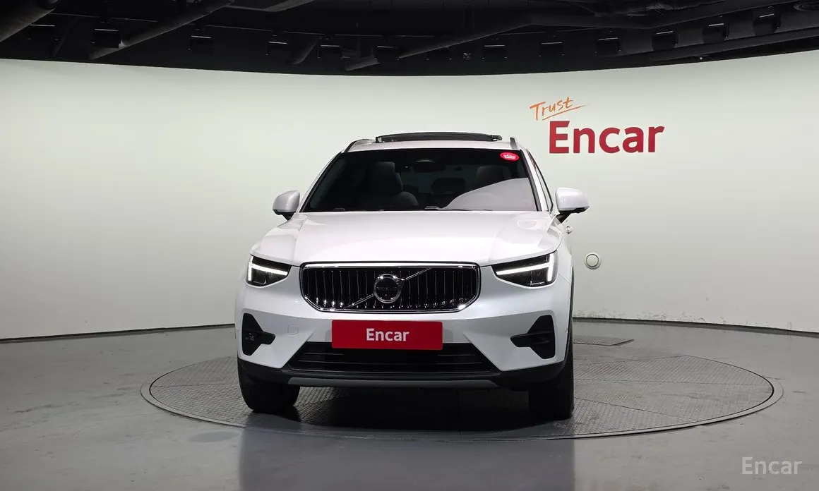 Фото 3 - Volvo XC40