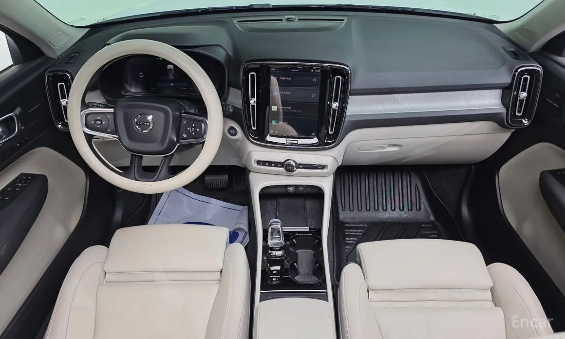 Фото 7 - Volvo XC40