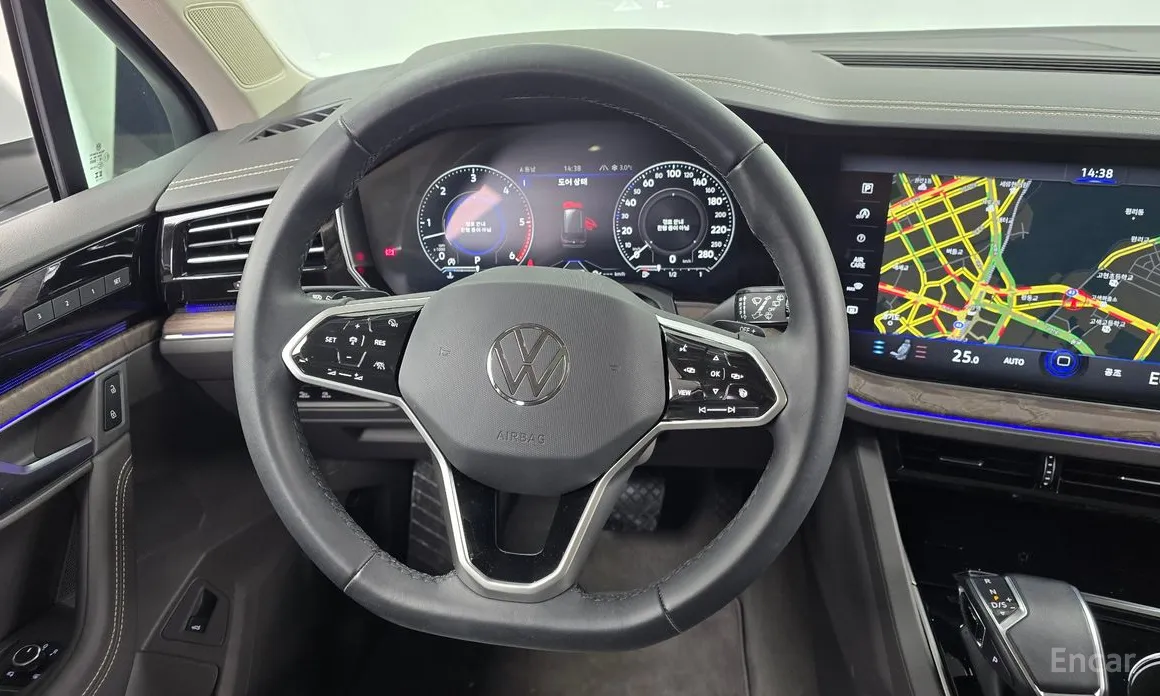 Фото 13 - Volkswagen Touareg