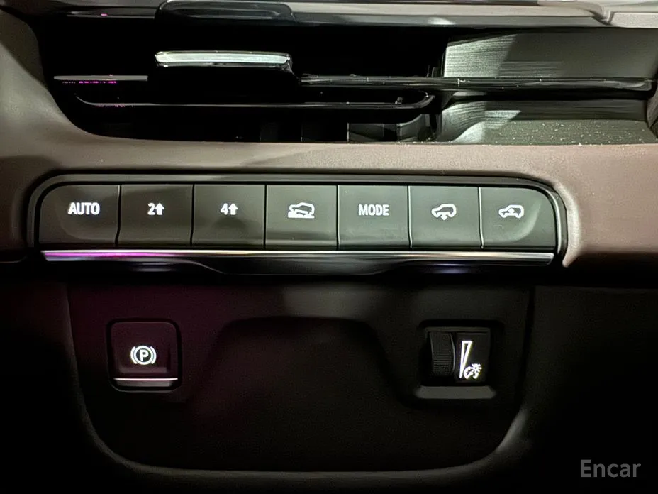 Фото 12 - Cadillac Escalade