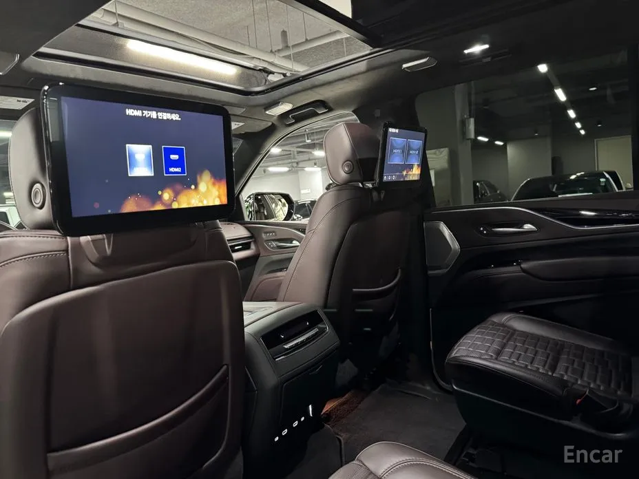 Фото 14 - Cadillac Escalade