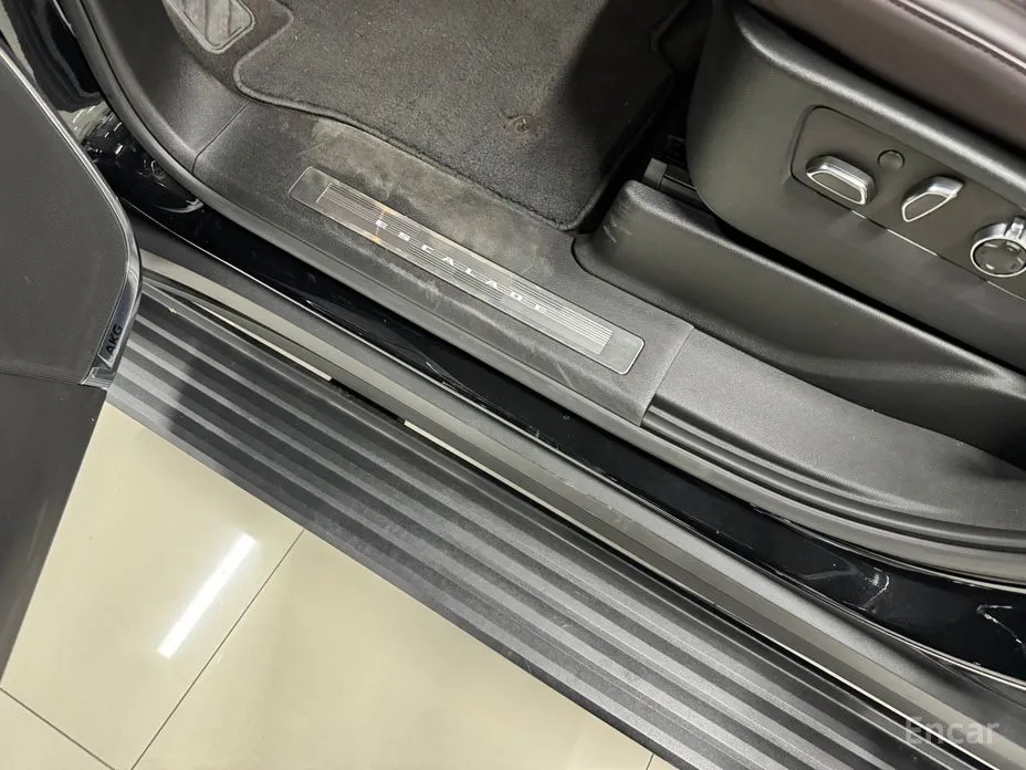 Фото 18 - Cadillac Escalade