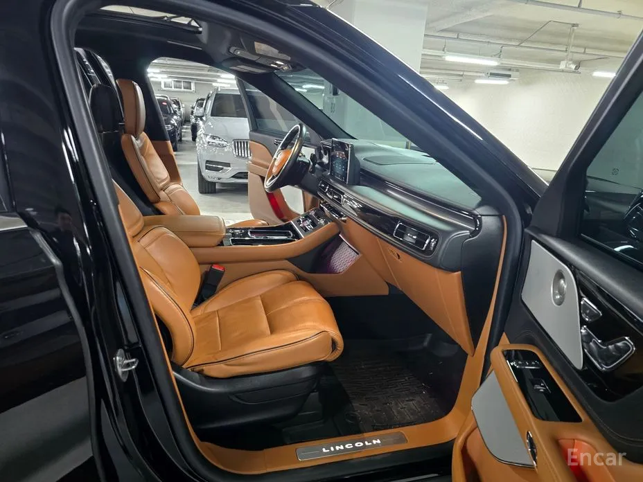 Фото 10 - Lincoln Aviator