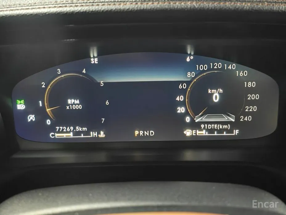 Фото 14 - Lincoln Aviator