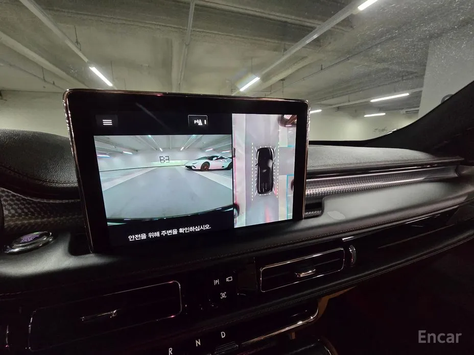 Фото 16 - Lincoln Aviator