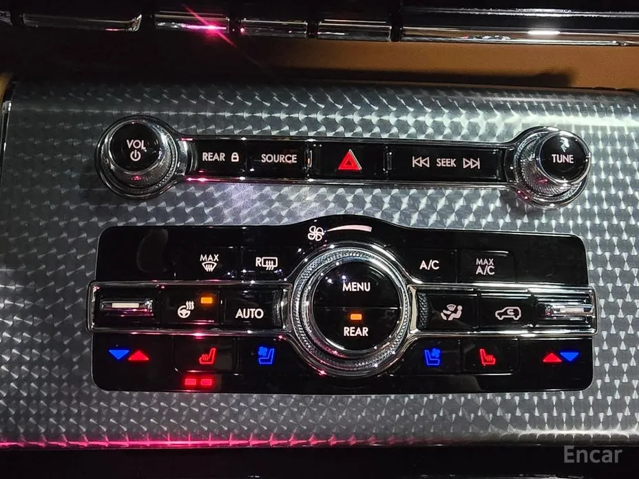 Фото 19 - Lincoln Aviator