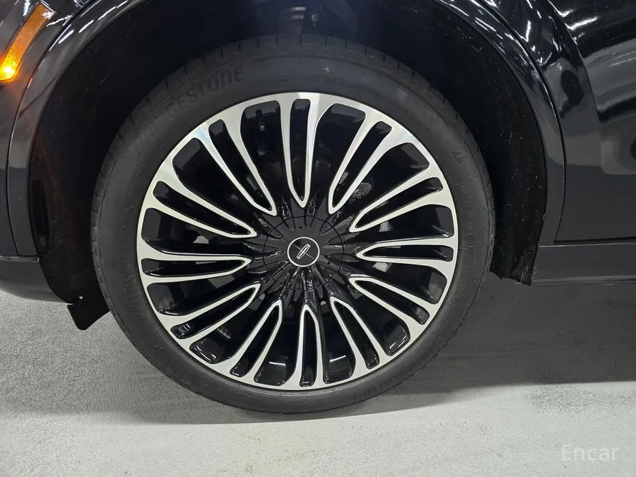 Фото 5 - Lincoln Aviator