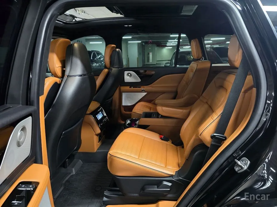 Фото 8 - Lincoln Aviator