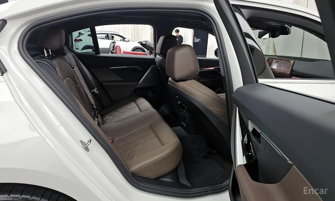 Фото 12 - BMW 5 Series