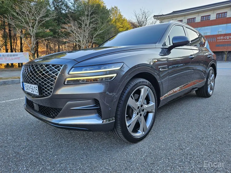 Фото 1 - Genesis GV80