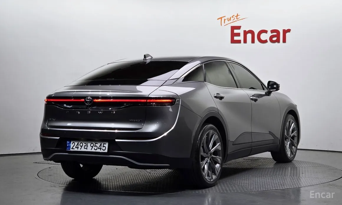 Фото 2 - Toyota Crown