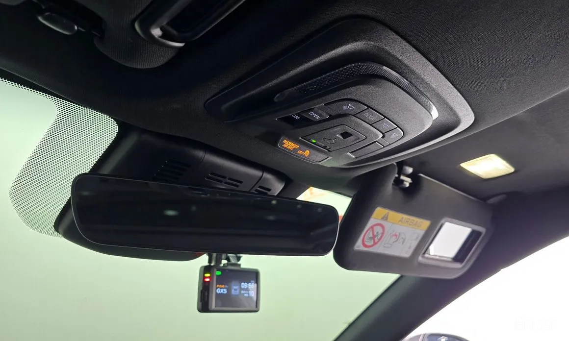 Фото 20 - Toyota Crown