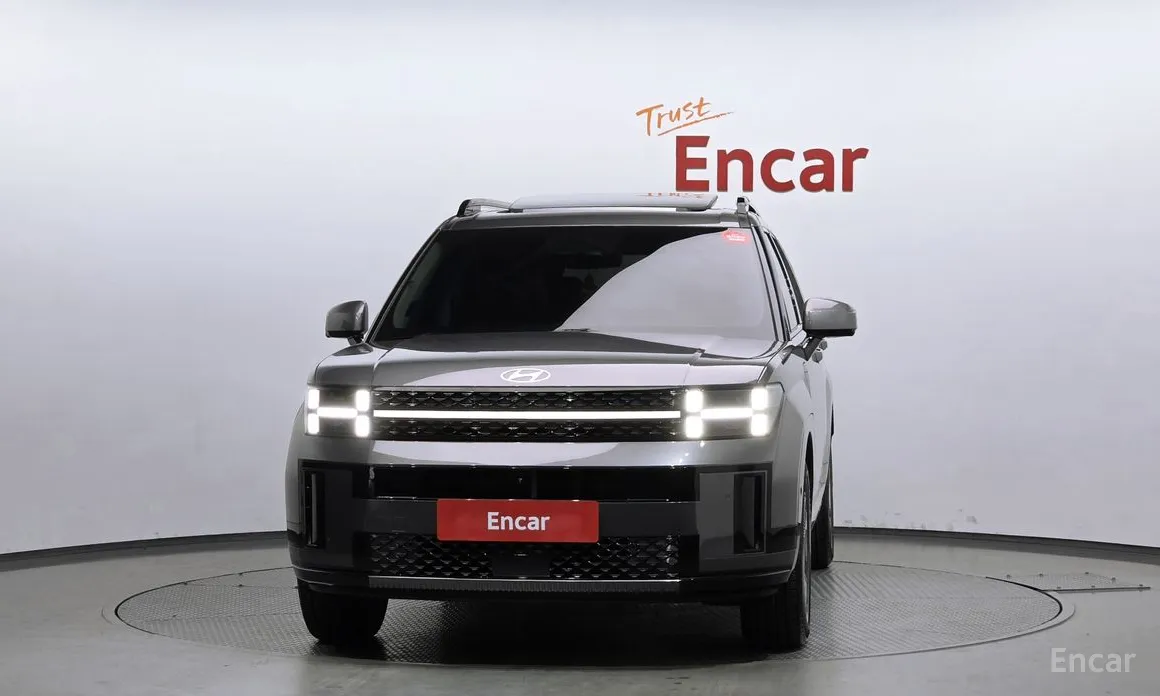 Фото 3 - Hyundai Santa Fe